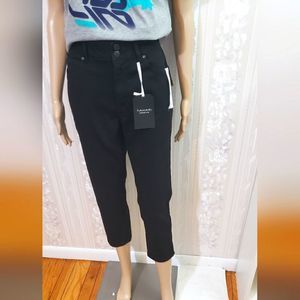 Tahari Alicia Double Button Capri Jeans